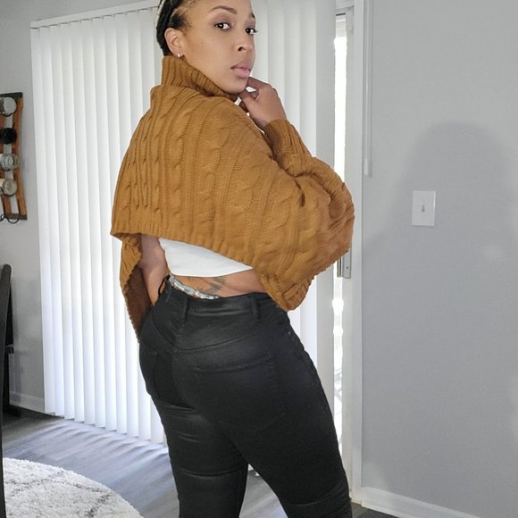 Bree Sweater Shrug - Picture 2 of 5